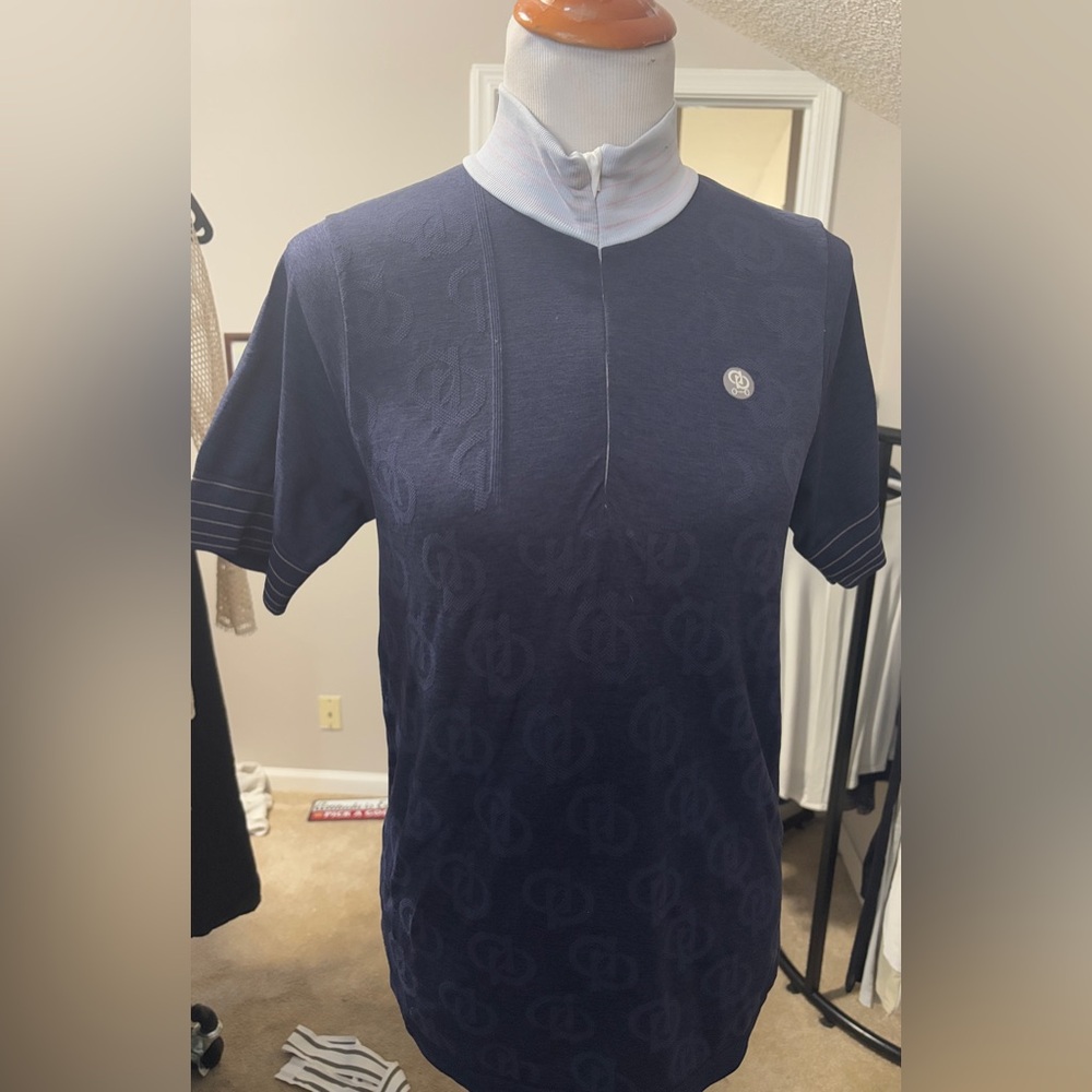 Academia Short Sleeve Navy 1/4 Zip Polo. Navy Blue with white collar.Size Medium